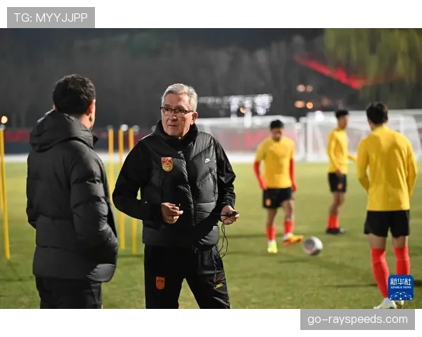 季前备战动态:多支球队宣布将在2026年休赛期赴欧洲与亚洲进行训练营 季前备战动态:多支球队宣布将在2026年休赛期赴欧洲与亚洲进行训练营